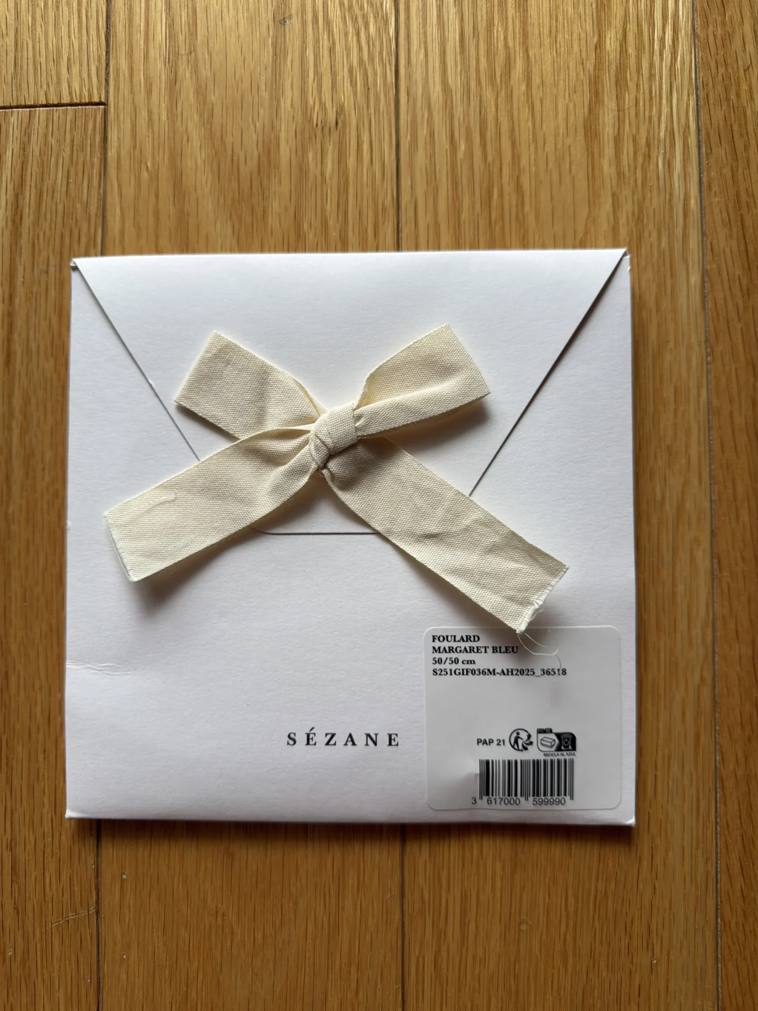 Image for Foulard Sezane à fleurs
