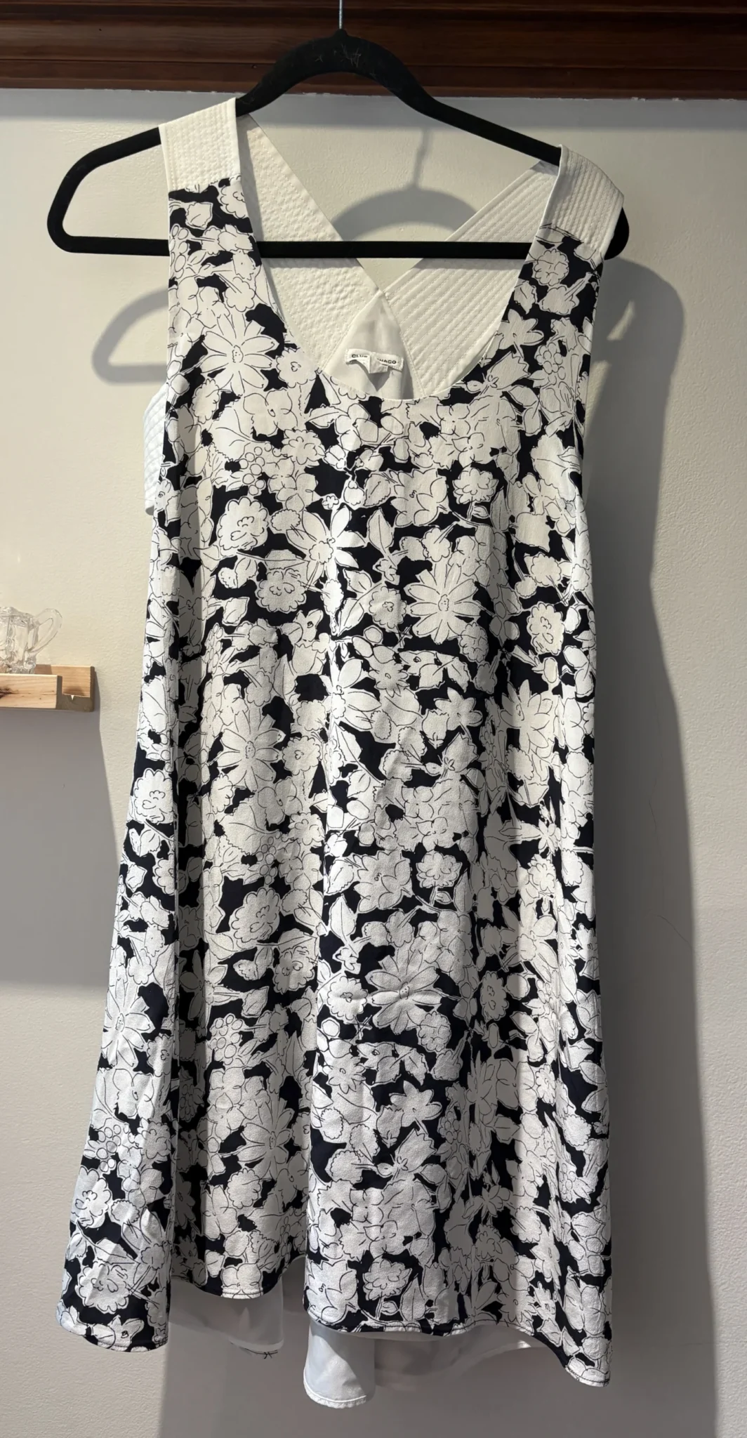 Featured image for Club Monaco – robe florale 100 % soie – Taille 2