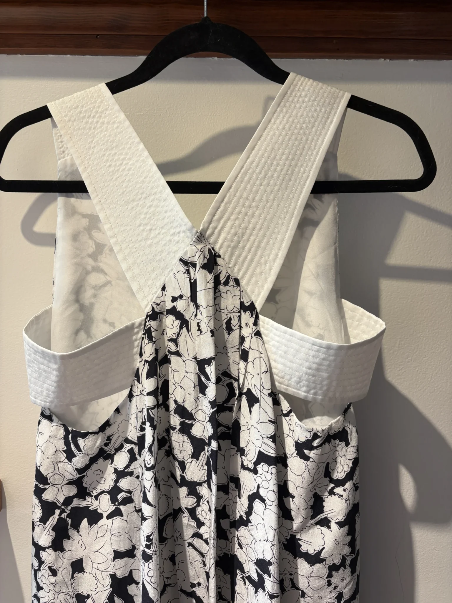 Image for Club Monaco – robe florale 100 % soie – Taille 2