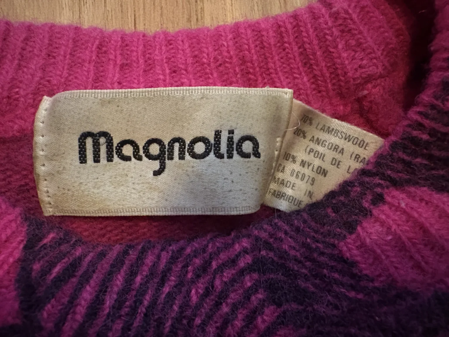 Image for Magnolia – Vintage floral jumper in fuchsia and plum – Lambswool and angora