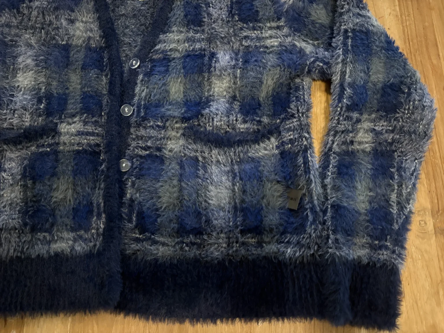 Image for UNIF – Cardigan duveteux à carreaux bleu marine et gris – Taille XS