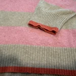 Thumbnail for Zaket et Plover – Chandail rayé rose et beige en coton-cachemire – Taille L