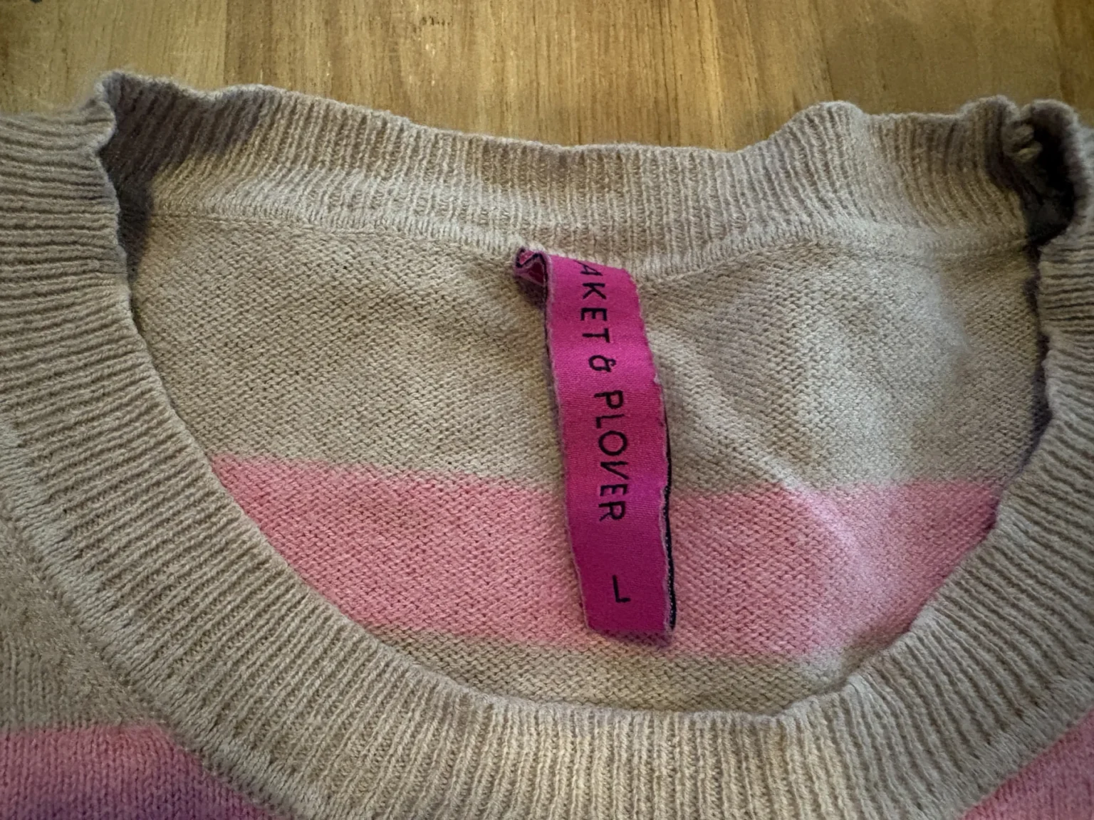 Image for Zaket et Plover – Chandail rayé rose et beige en coton-cachemire – Taille L