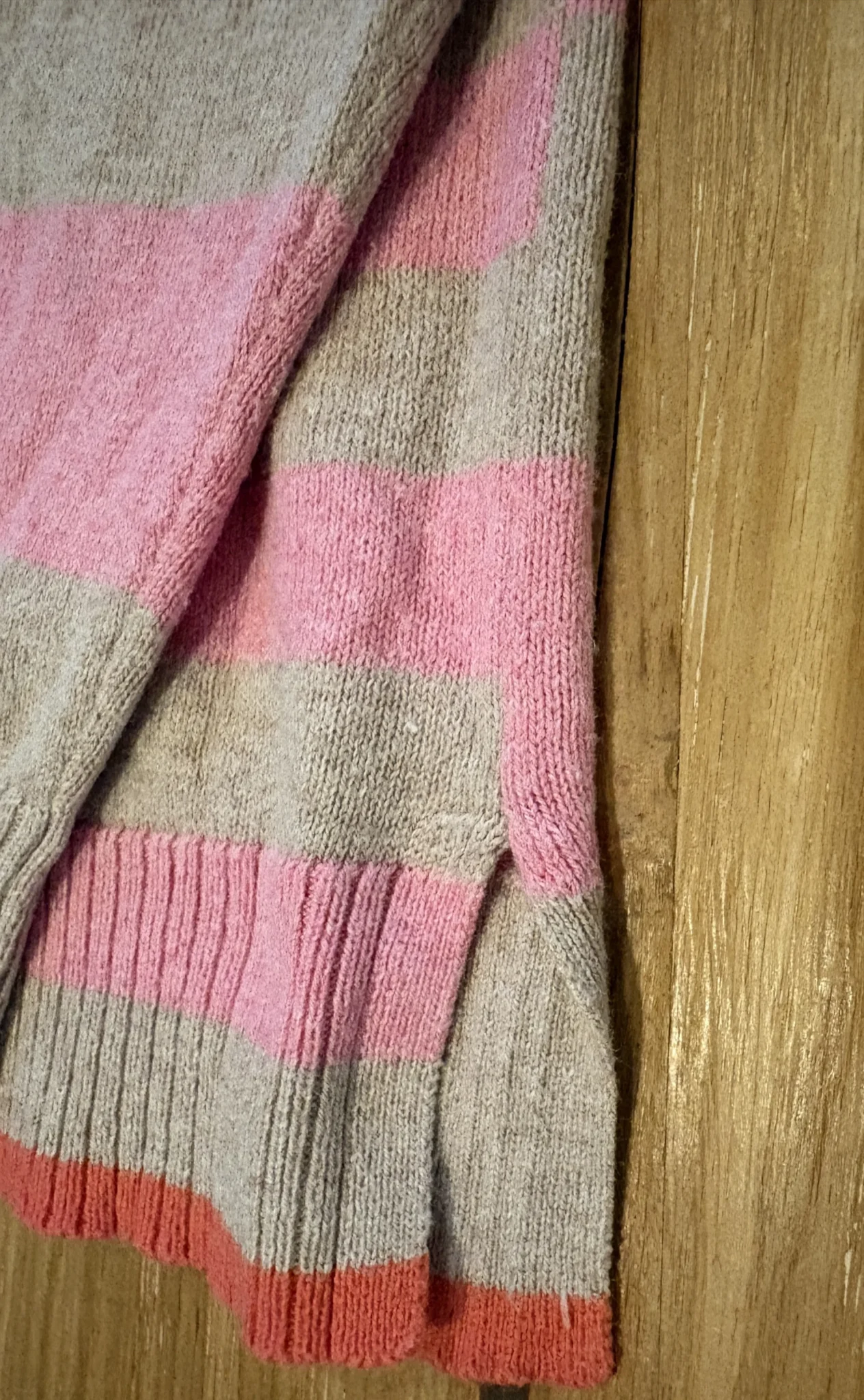 Image for Zaket et Plover – Chandail rayé rose et beige en coton-cachemire – Taille L