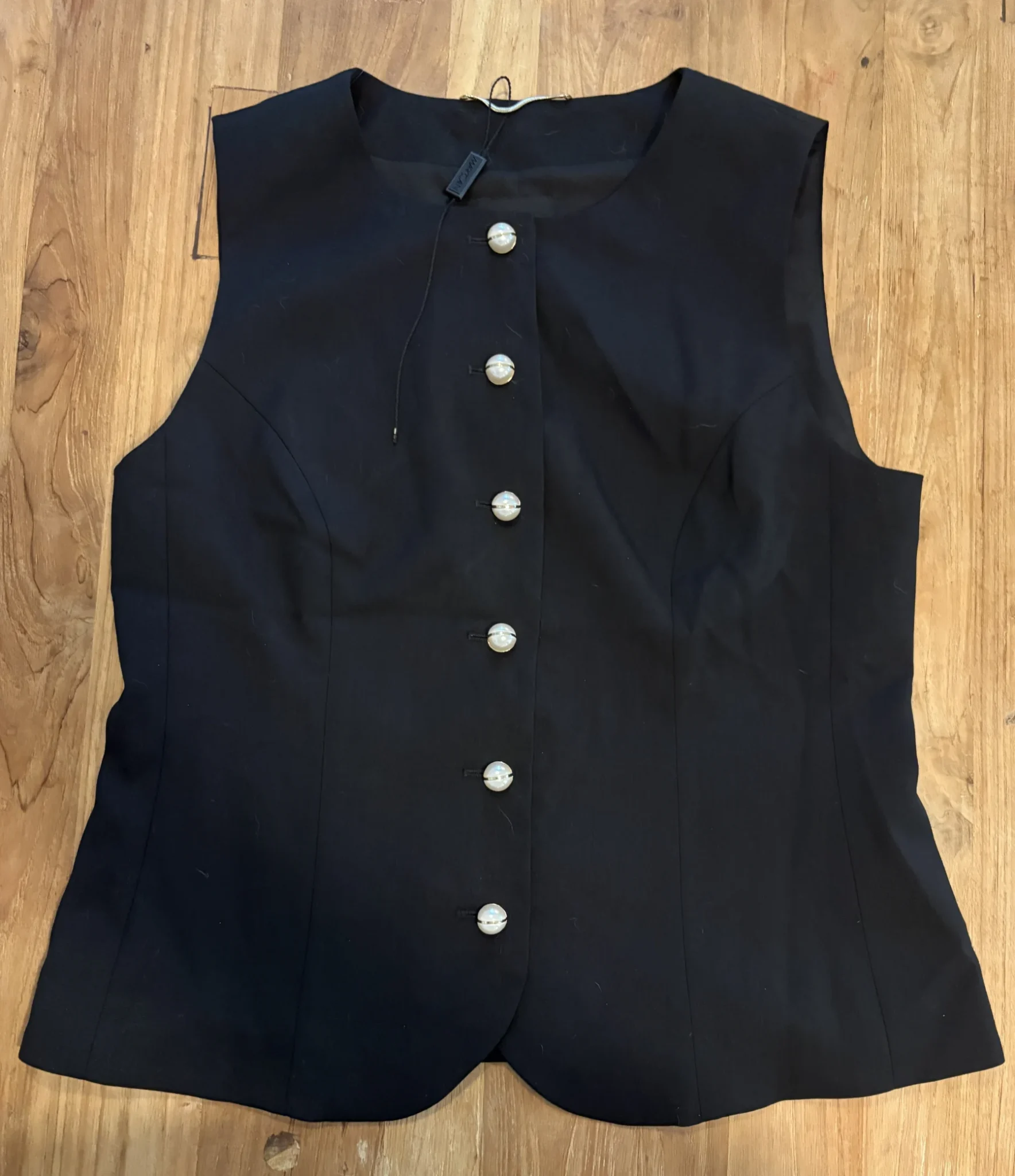 Featured image for Marc Cain Glam – veste sans manches noire – Taille N4