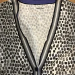 Thumbnail for Marc Cain – Cardigan graphique noir, gris et ivoire – Taille N4