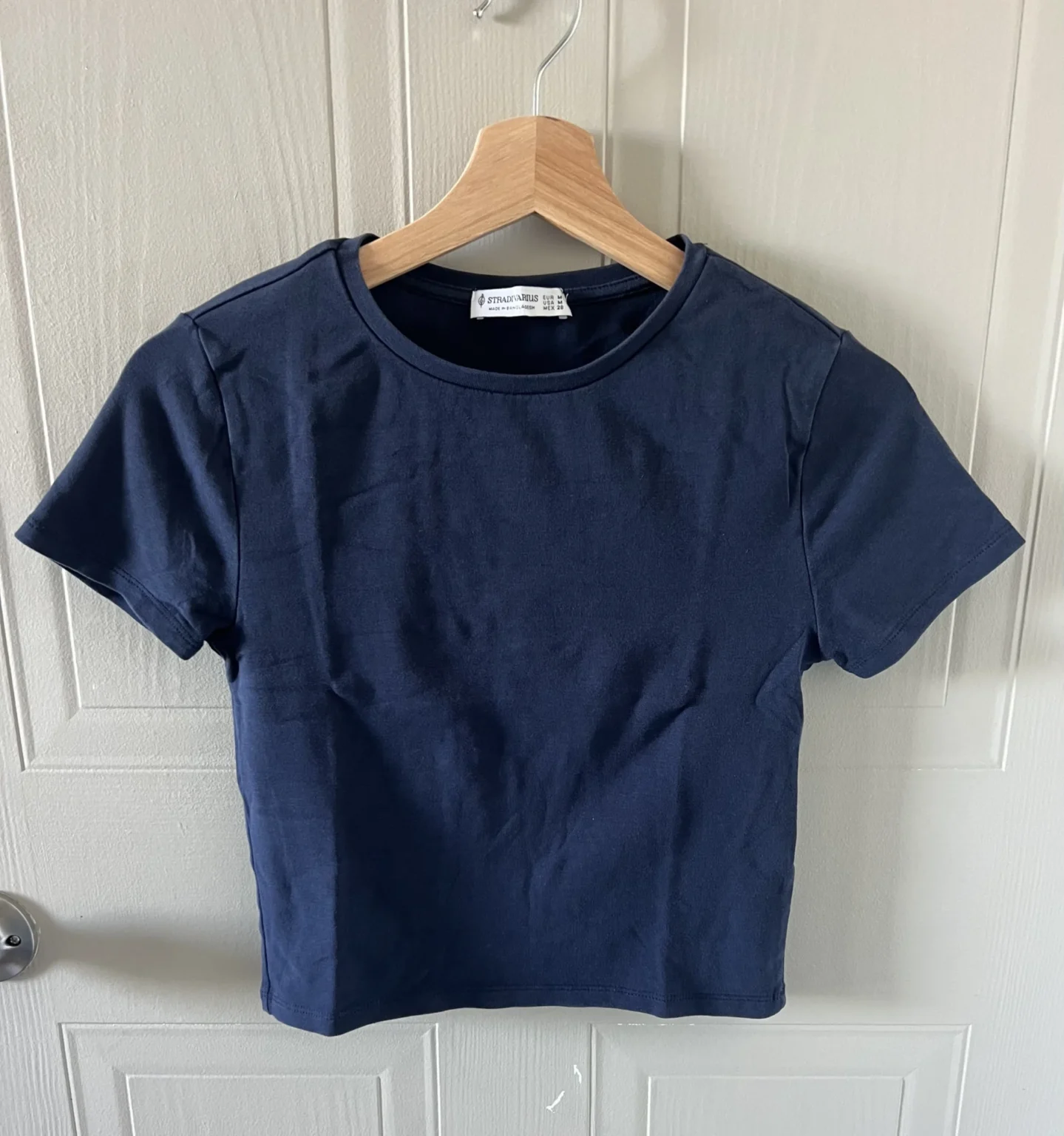 Featured image for T-shirt moulant bleu marine