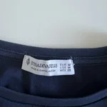 Thumbnail for T-shirt moulant bleu marine