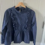 Featured thumbnail for Blouse à dentelle