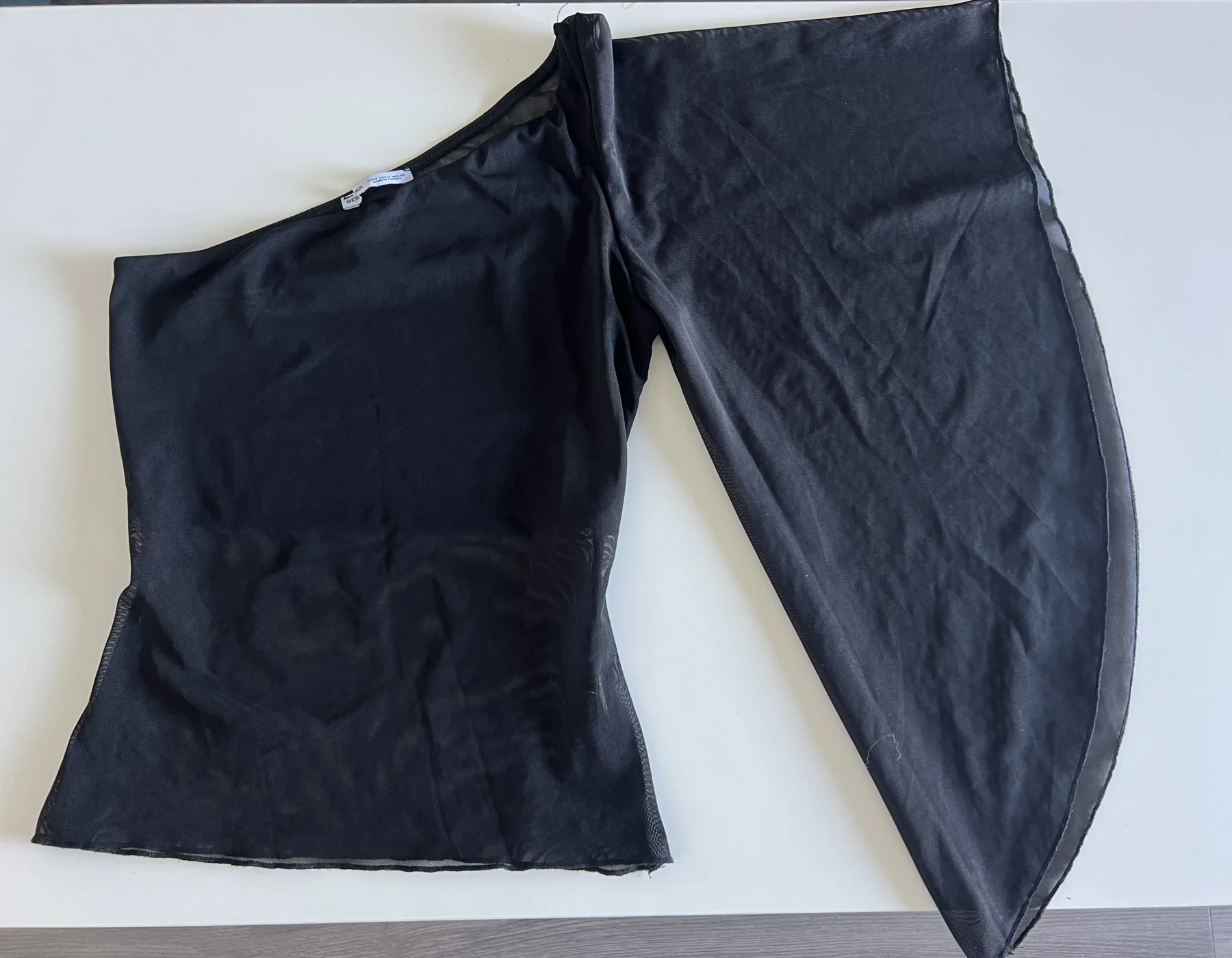 Black top with sheer panels Bershka seconde main