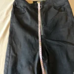 Thumbnail for Jeans taille haute, Garage