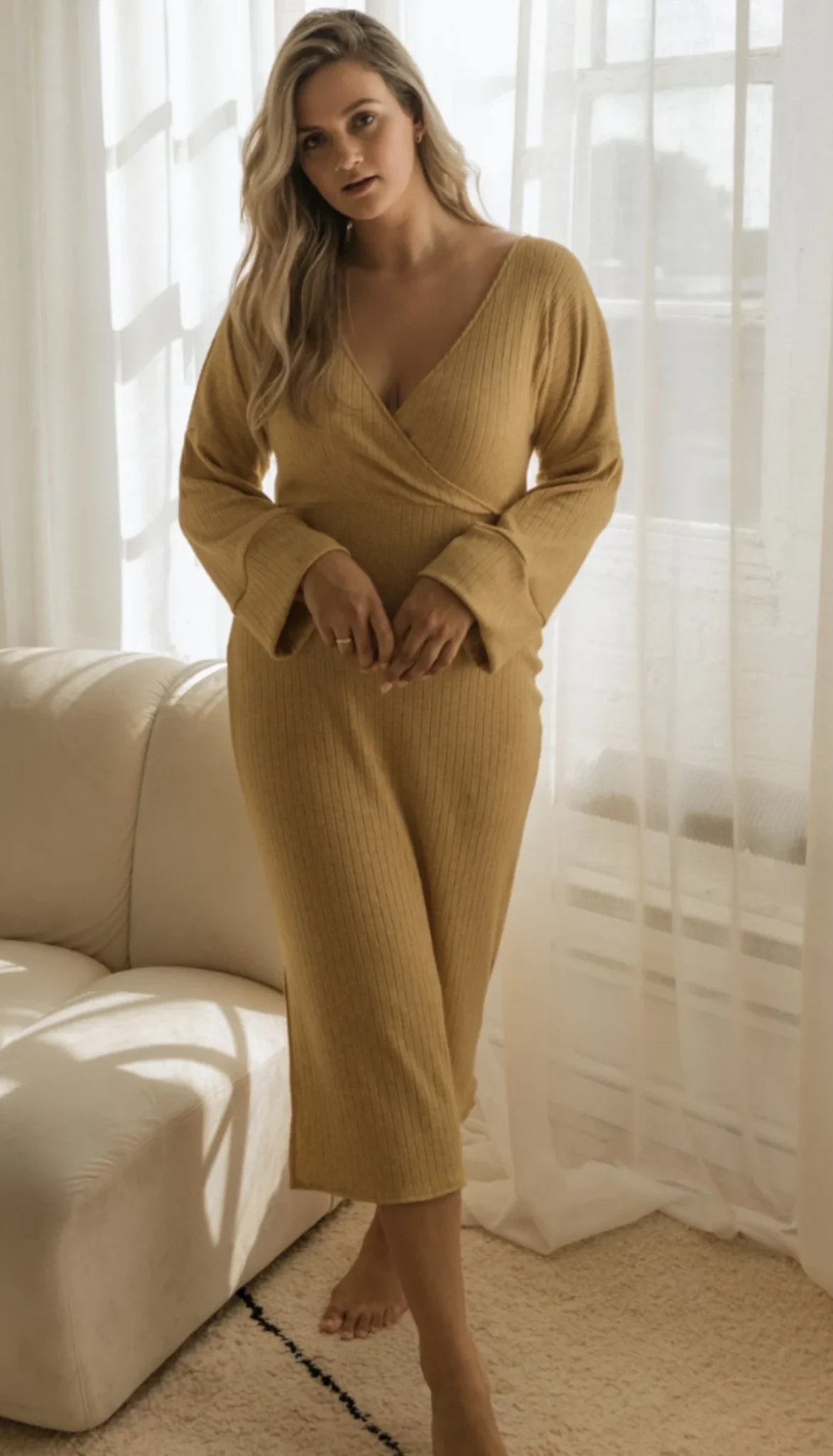 Image for Essentials - Knitted dress