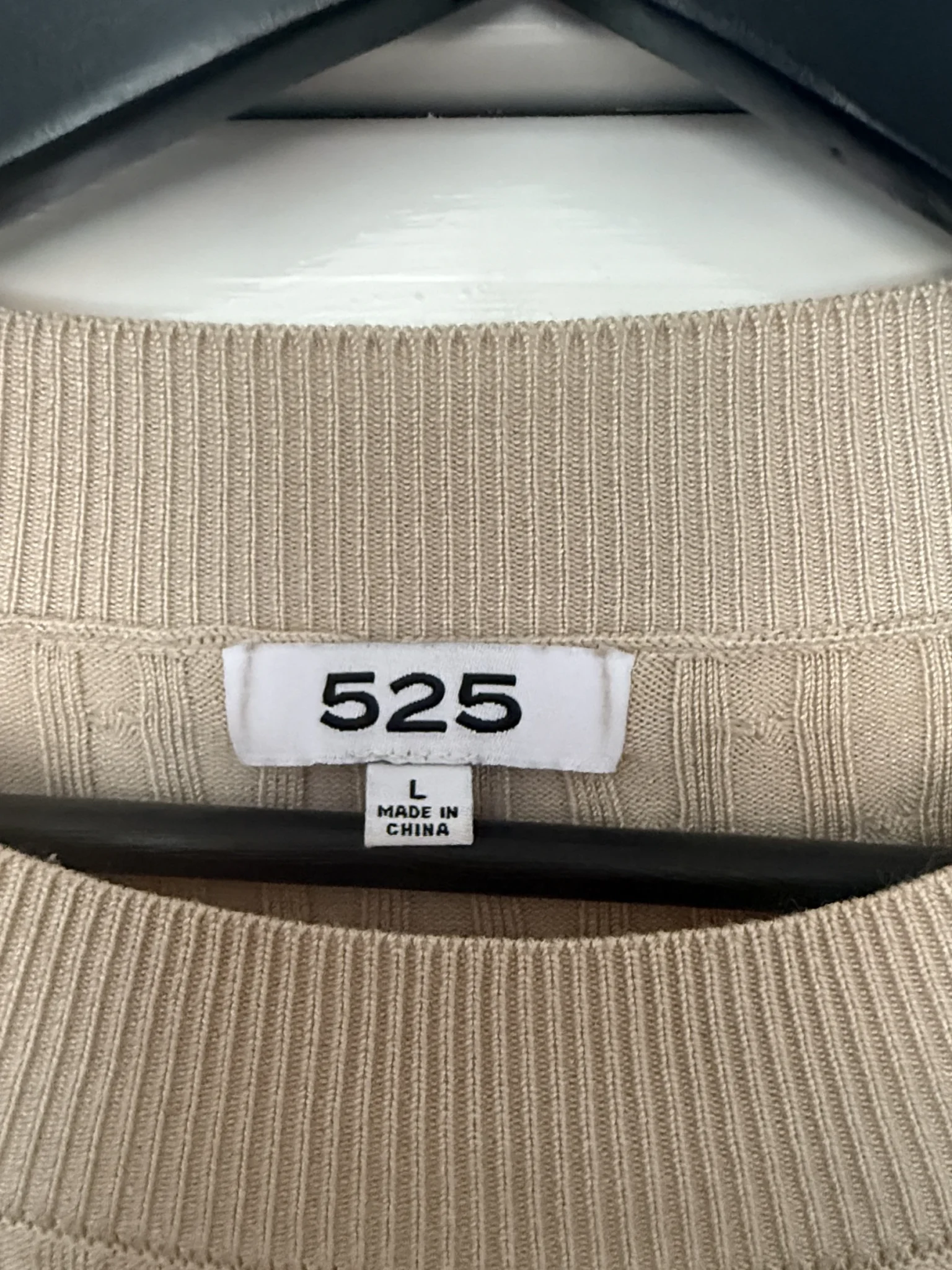 Image for 525 – Cream-coloured jumper and skirt set