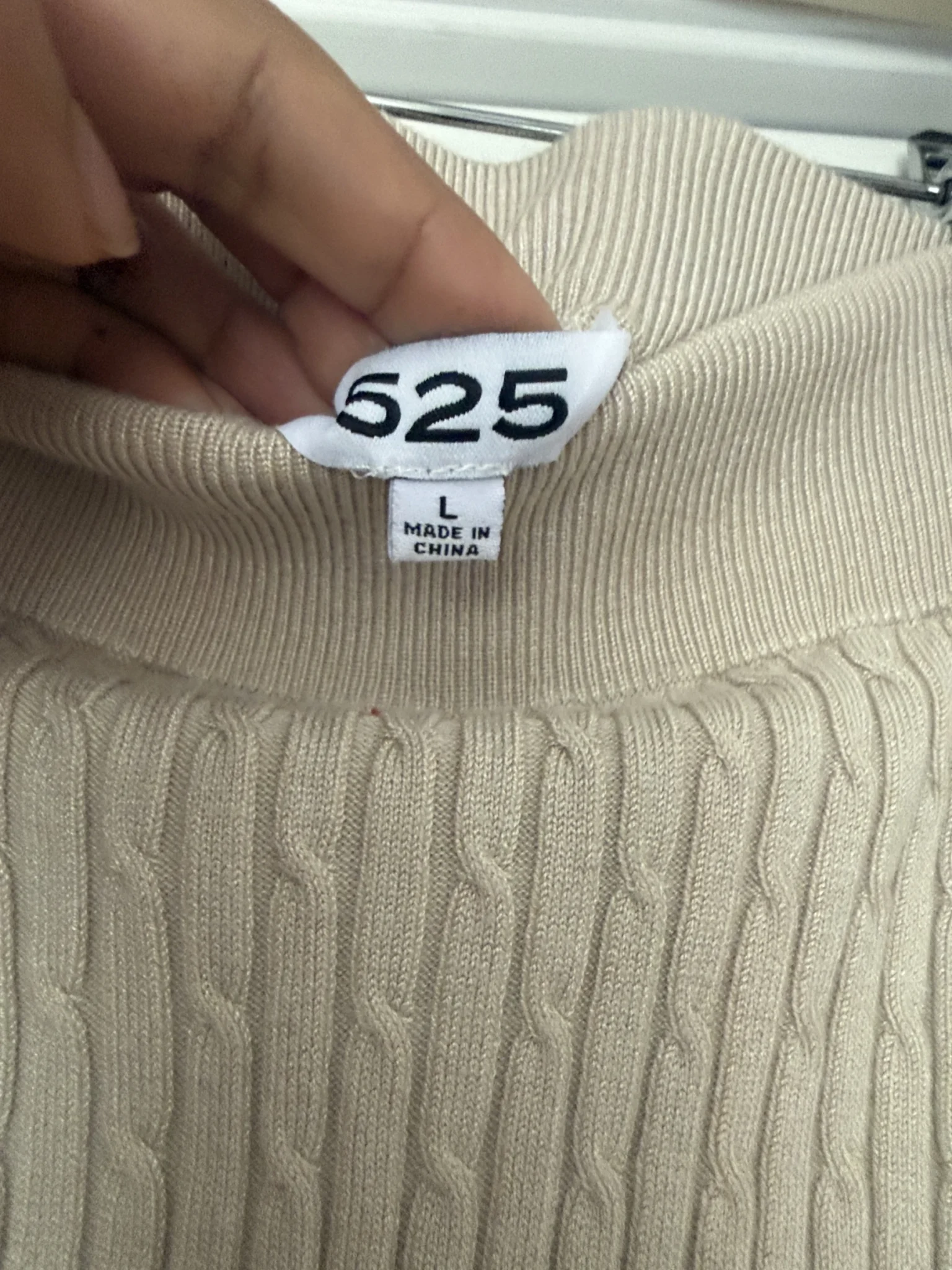 Image for 525 – Cream-coloured jumper and skirt set