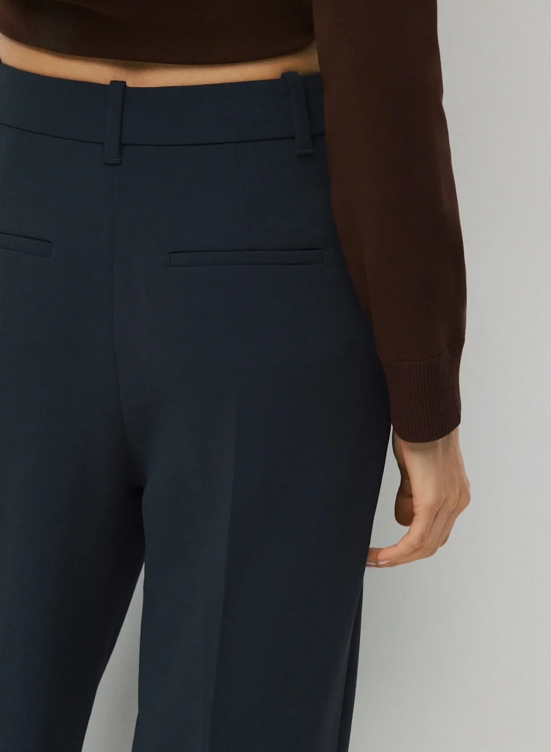 Image for Aritzia | Suit : Blazer + Pants Effortless (NEUF) 💙