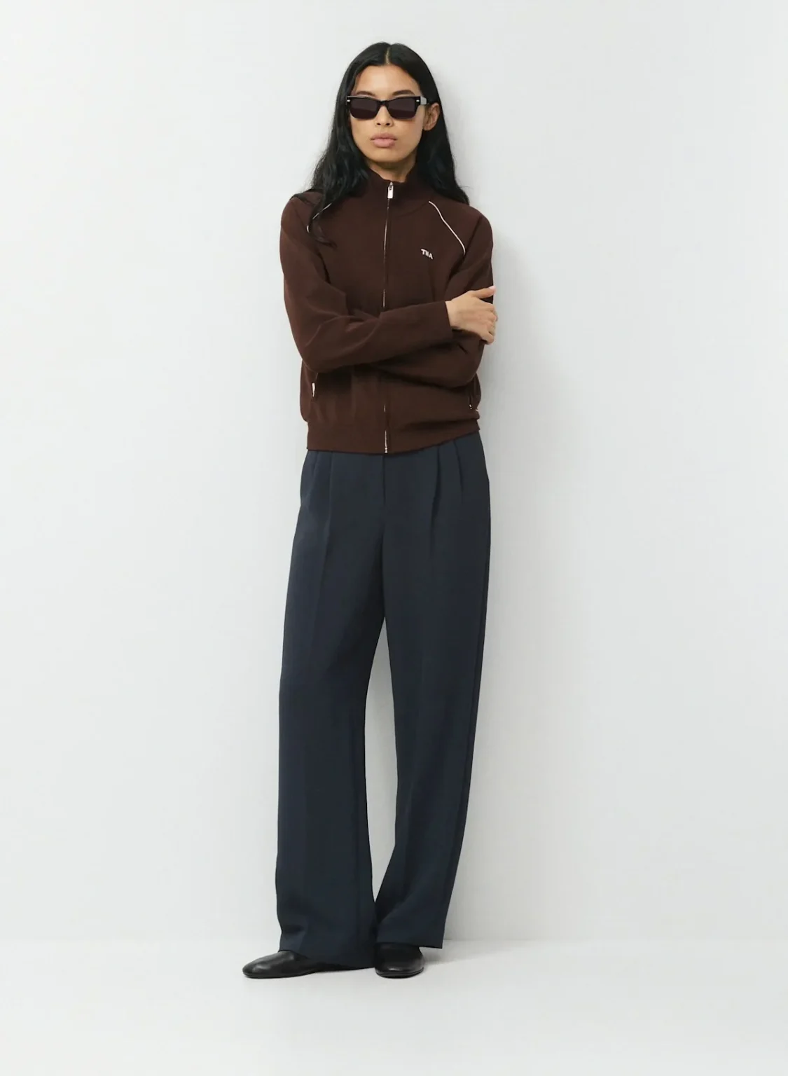 Image for Aritzia | Suit : Blazer + Pants Effortless (NEUF) 💙
