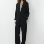 Featured thumbnail for Aritzia | Suit : Blazer + Pants Effortless (NEUF) 🖤
