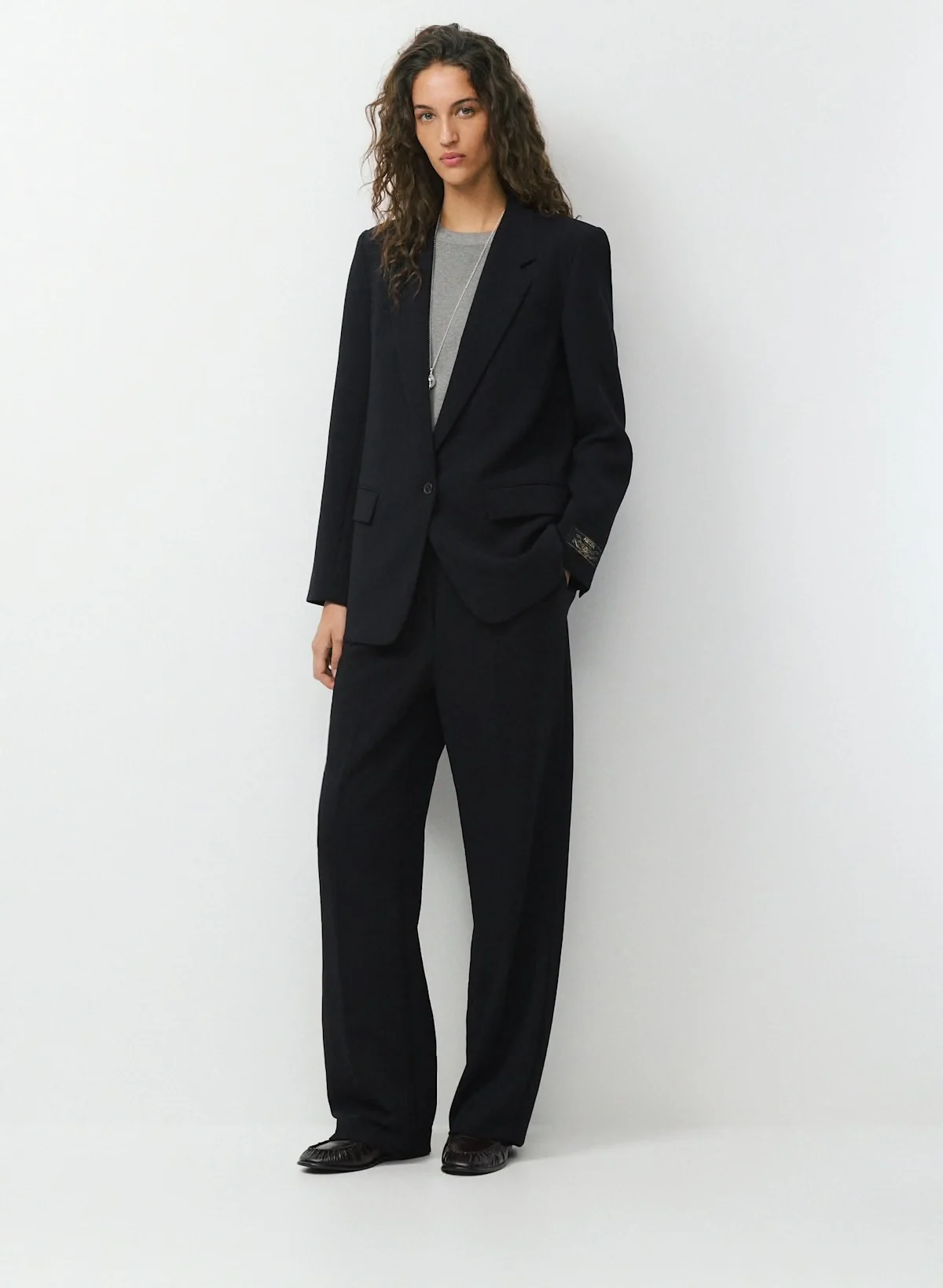 Aritzia | Suit : Blazer + Pants Effortless (NEUF) 🖤 Aritzia seconde main