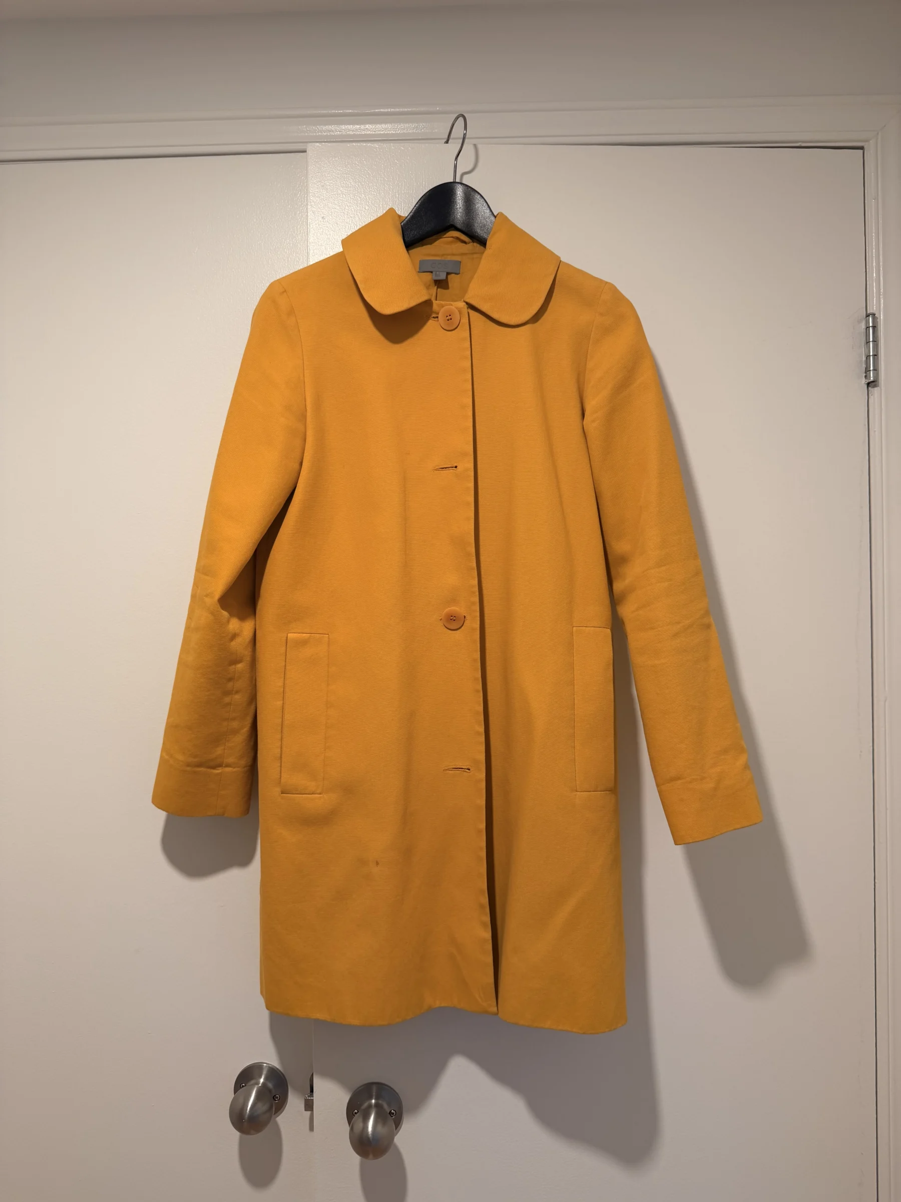 Manteau col claudine COS jaune en coton COS seconde main
