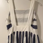 Thumbnail for Robe rayée bleu et blanc décolletée dans le dos COS