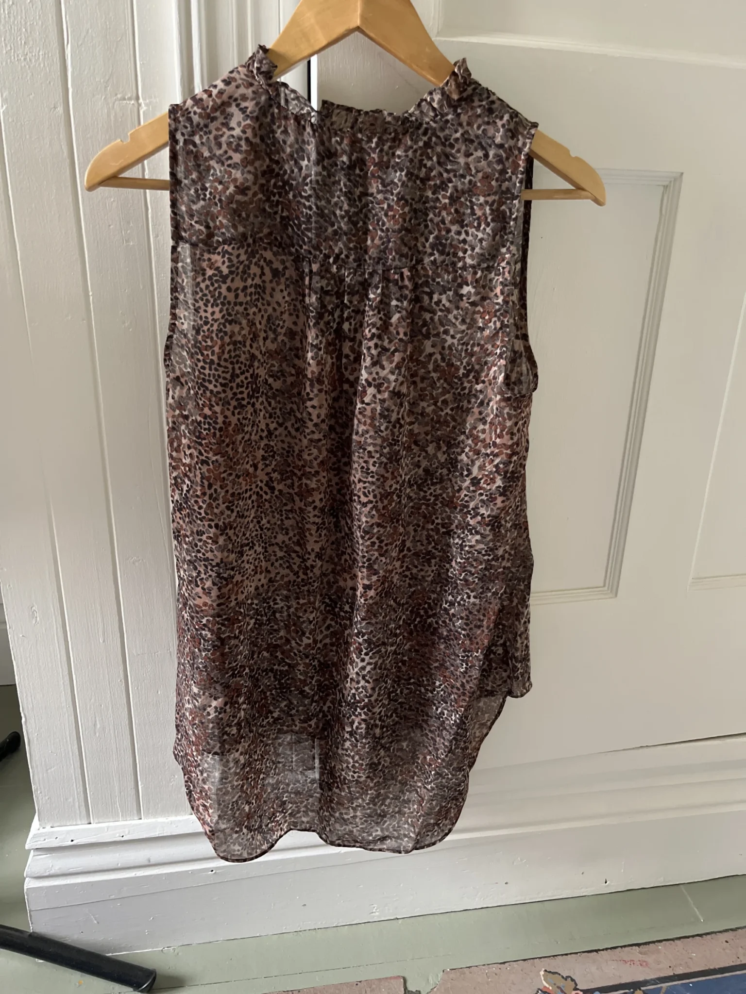 Image for Sleeveless blouse