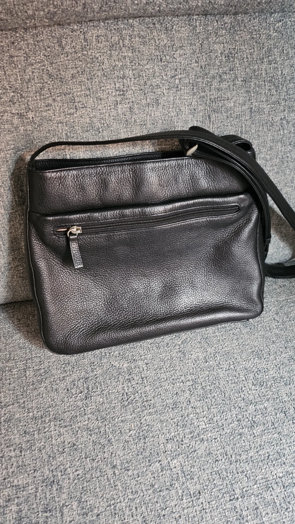 Image for Sac à bandoulière en cuir grainé noir de Derek Alexander