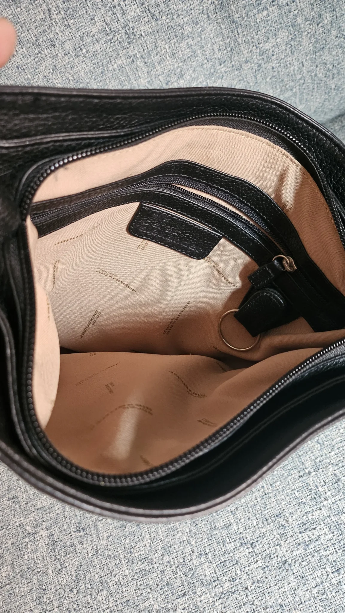 Image for Sac à bandoulière en cuir grainé noir de Derek Alexander