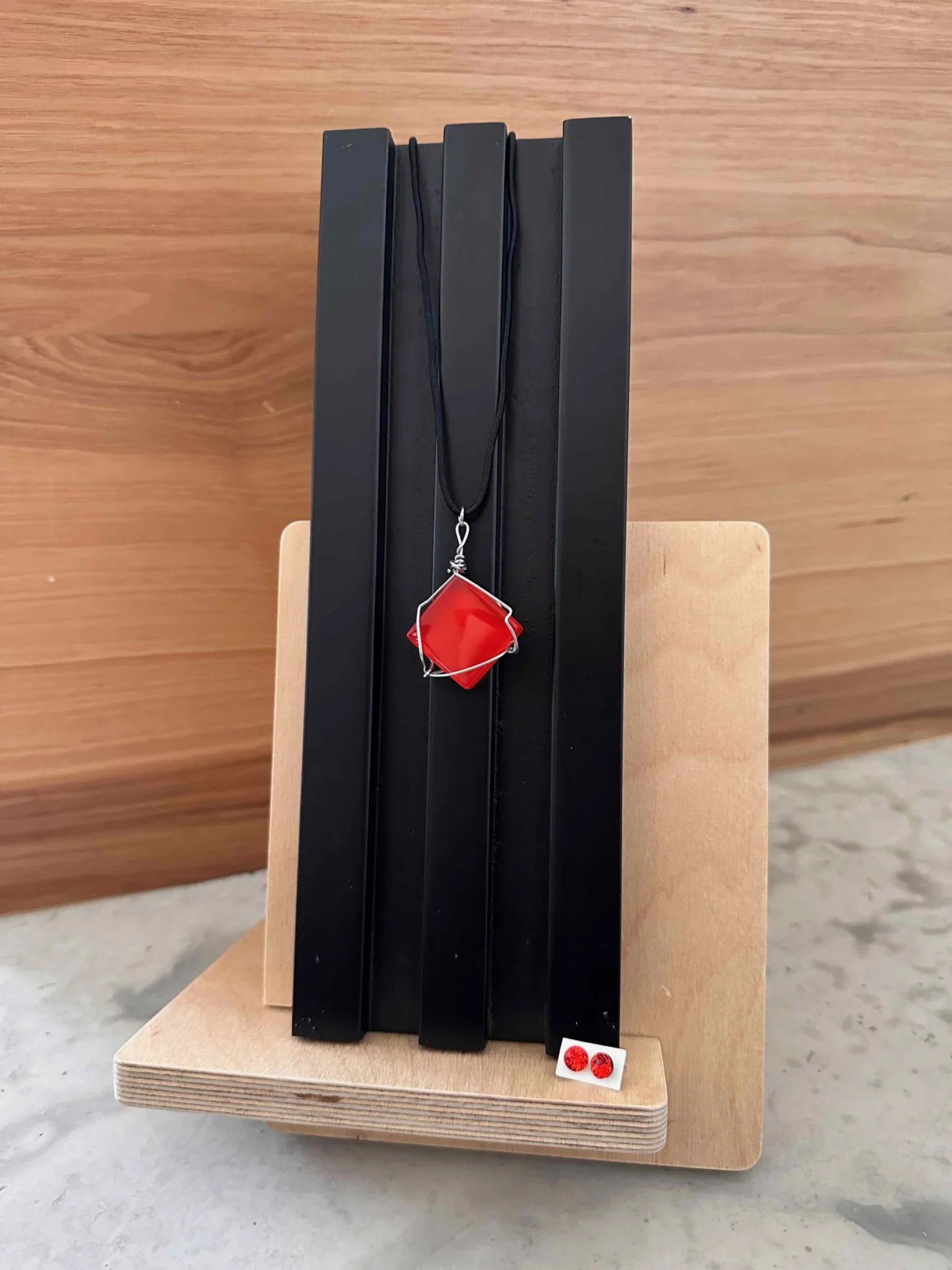 Featured image for Duo collier et boucles d'oreilles - rouge -