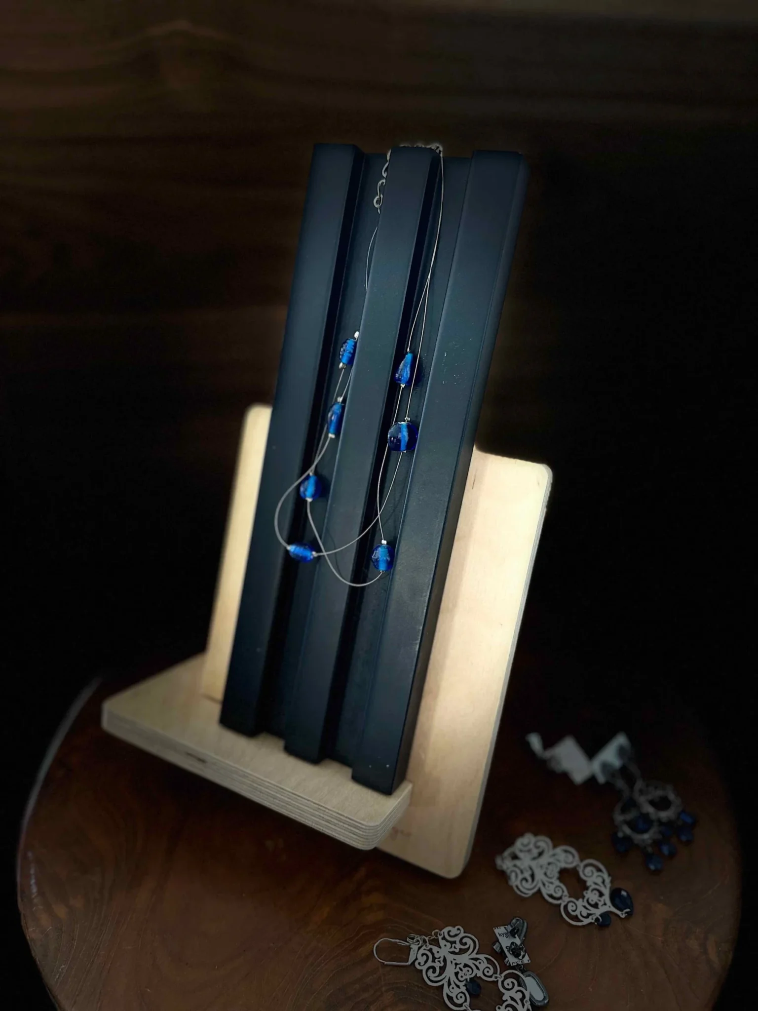 Featured image for Collier bleu et 3 paires de boucles d'oreilles