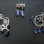 Thumbnail for Collier bleu et 3 paires de boucles d'oreilles