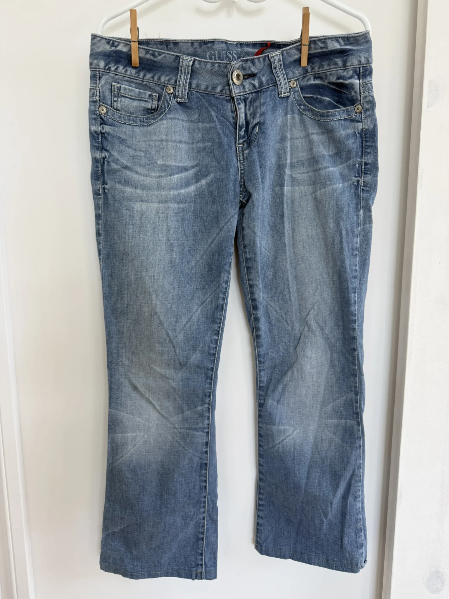 Featured image for Jeans Guess