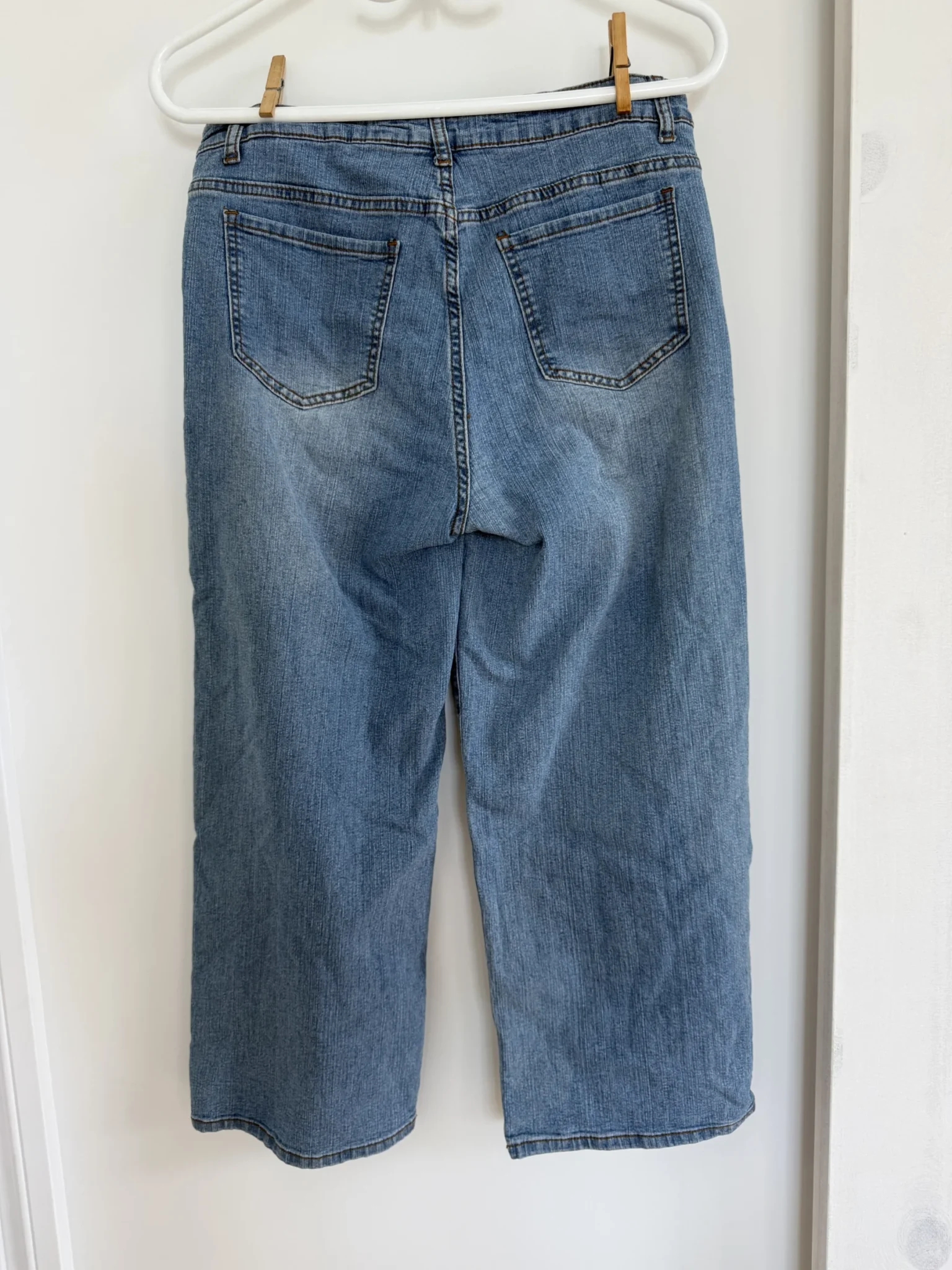Image for Capri jeans