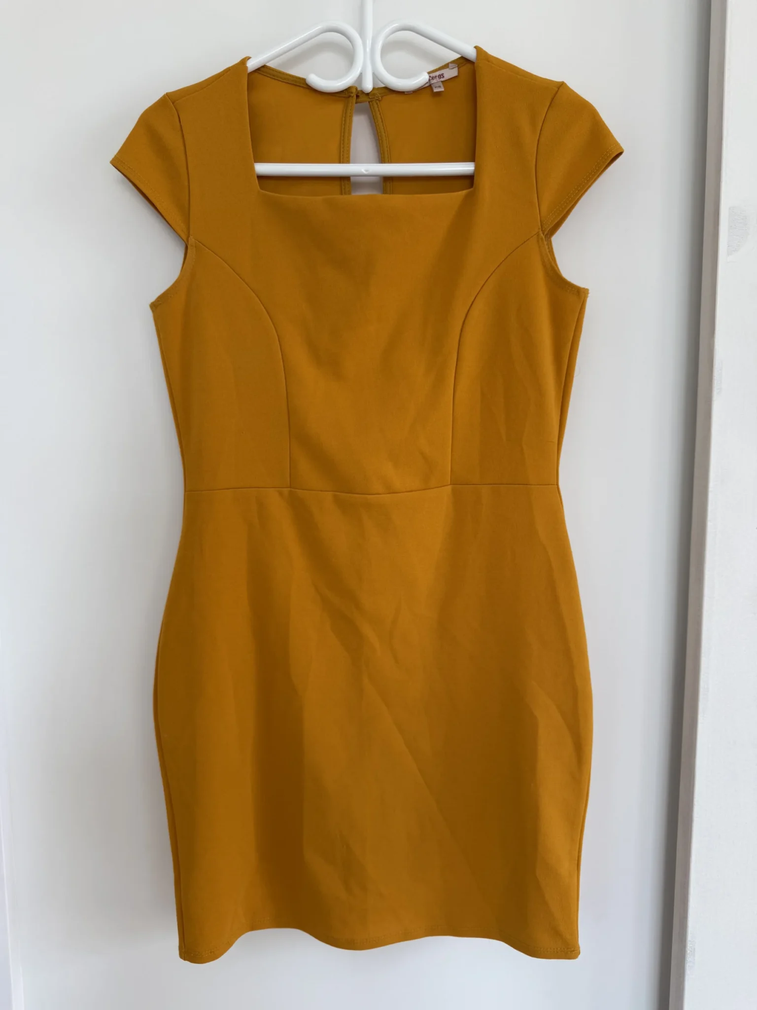 Image for Robe jaune