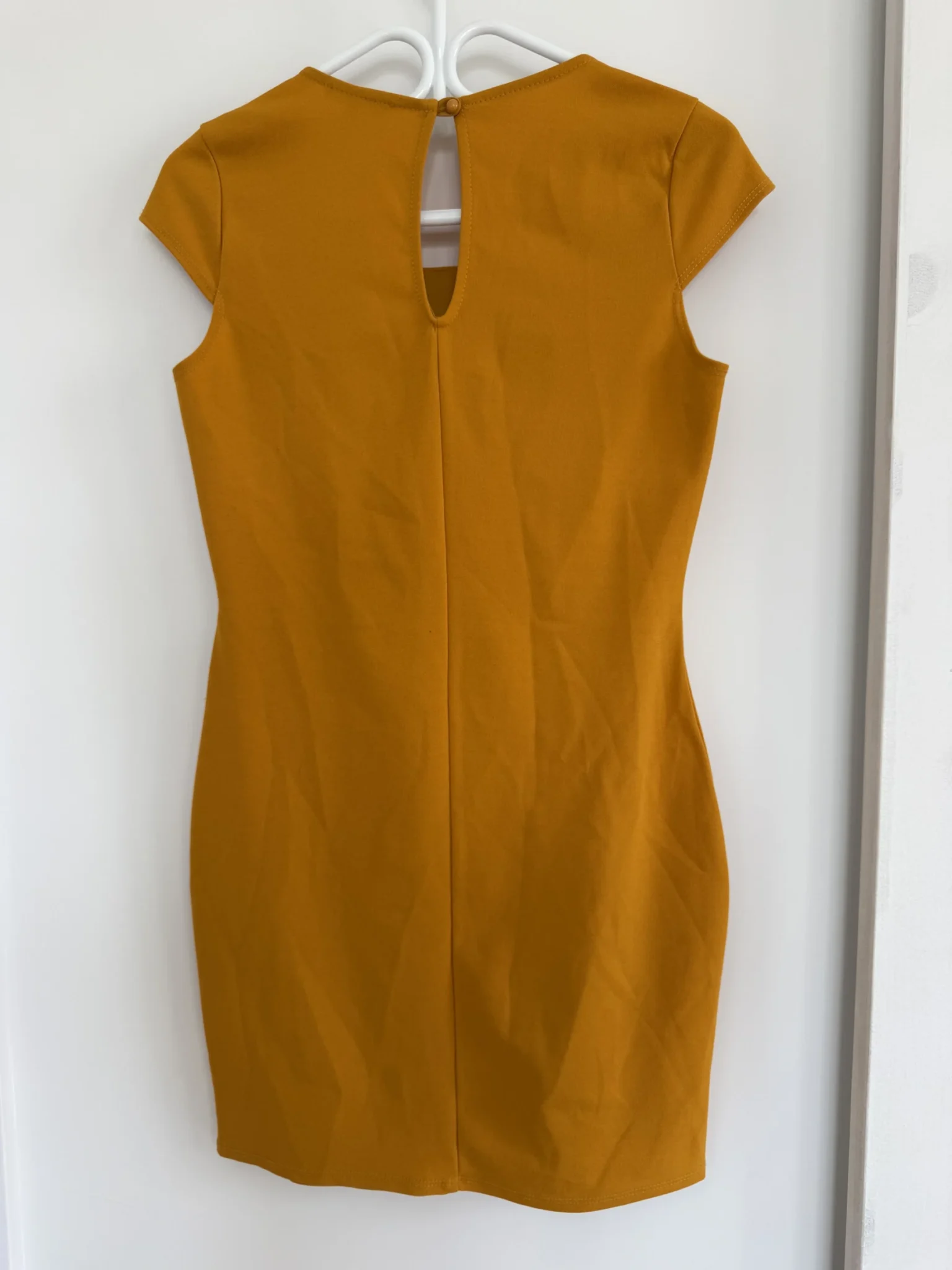 Image for Robe jaune