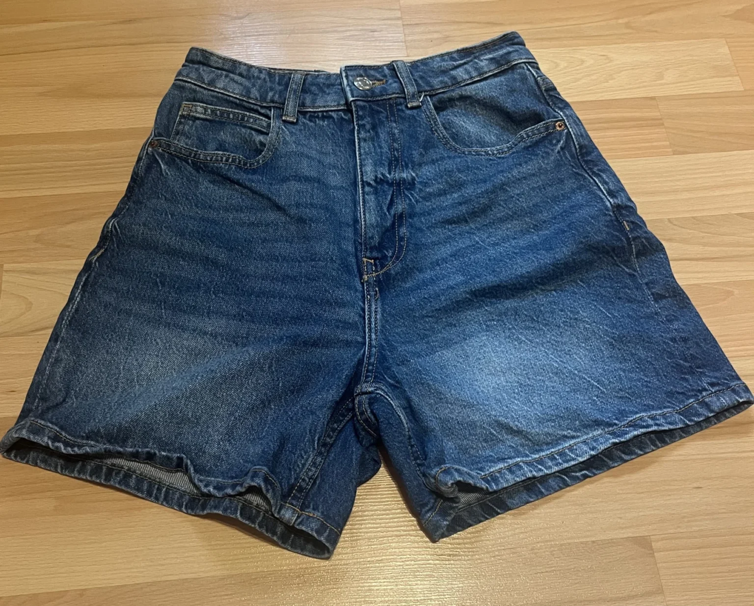 Featured image for VOMME NEUVE short en jeans Zara