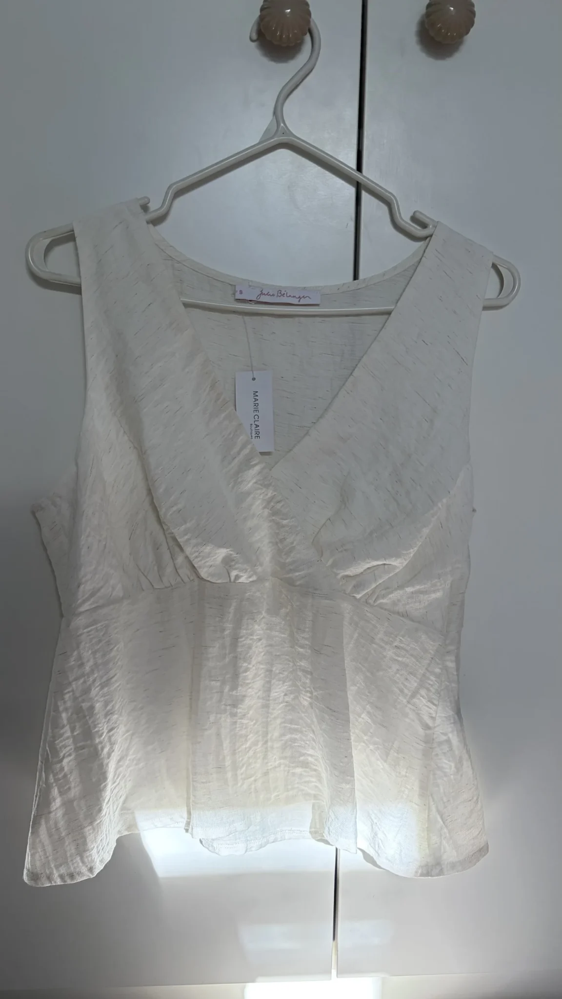 Featured image for Blouse col en v
