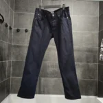 Thumbnail for Jean Naked and Famous fait à Montréal