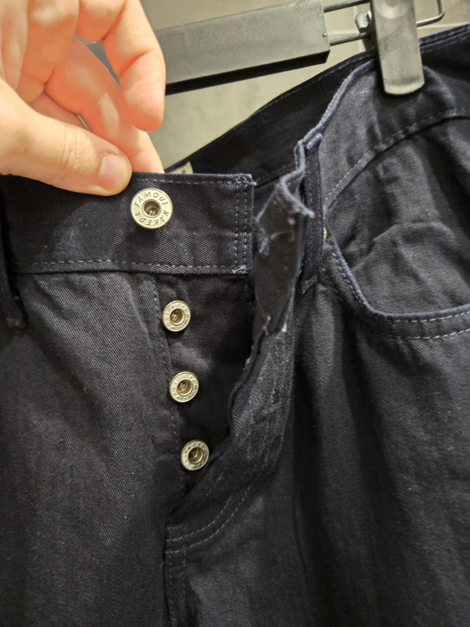 Image for Jean Naked and Famous fait à Montréal
