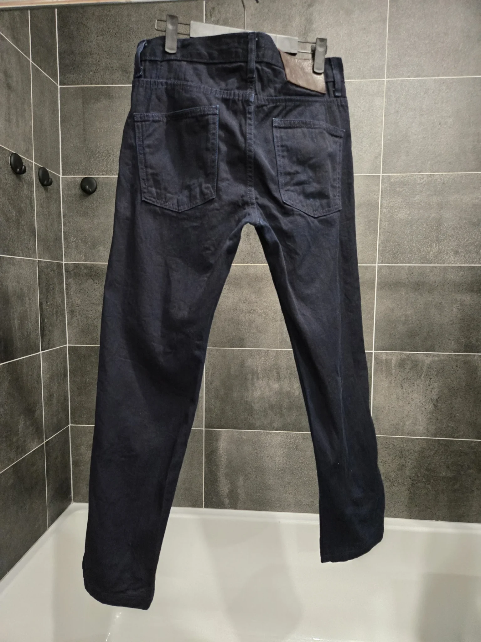 Image for Jean Naked and Famous fait à Montréal