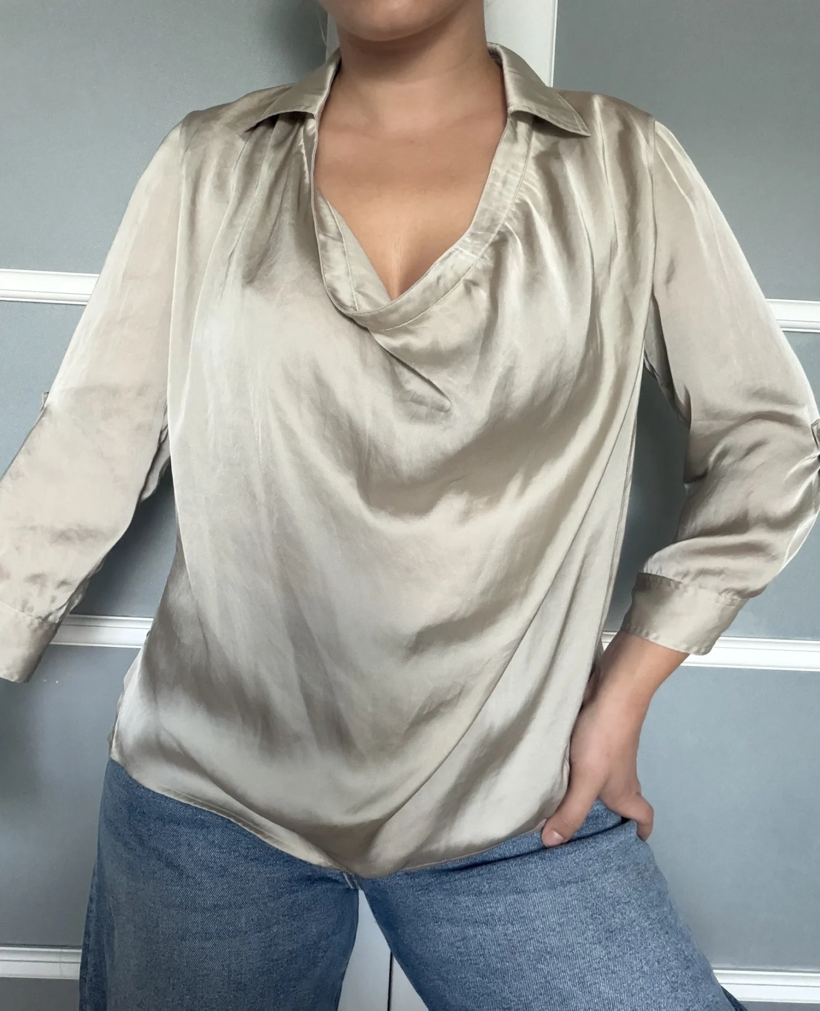 Featured image for Blouse Vince taille 6 écru doré col tombant