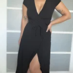 Featured thumbnail for Robe & Other Stories noir taille 10 coupe portefeuille