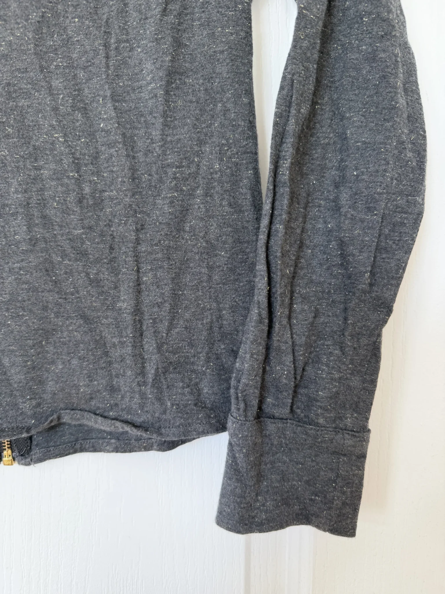 Image for Chandail Sézane taille S gris à paillettes doré et empiècements