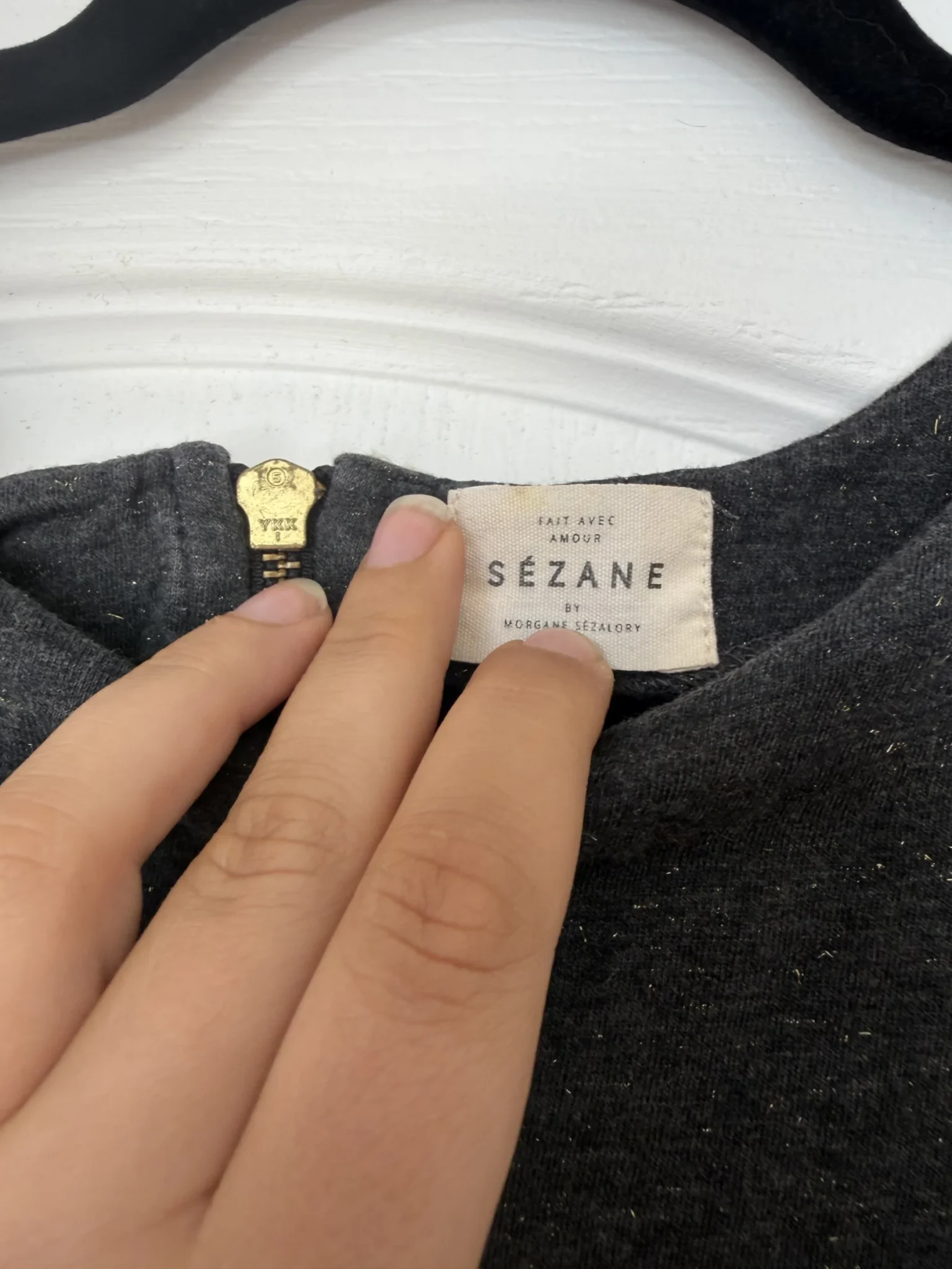 Image for Chandail Sézane taille S gris à paillettes doré et empiècements