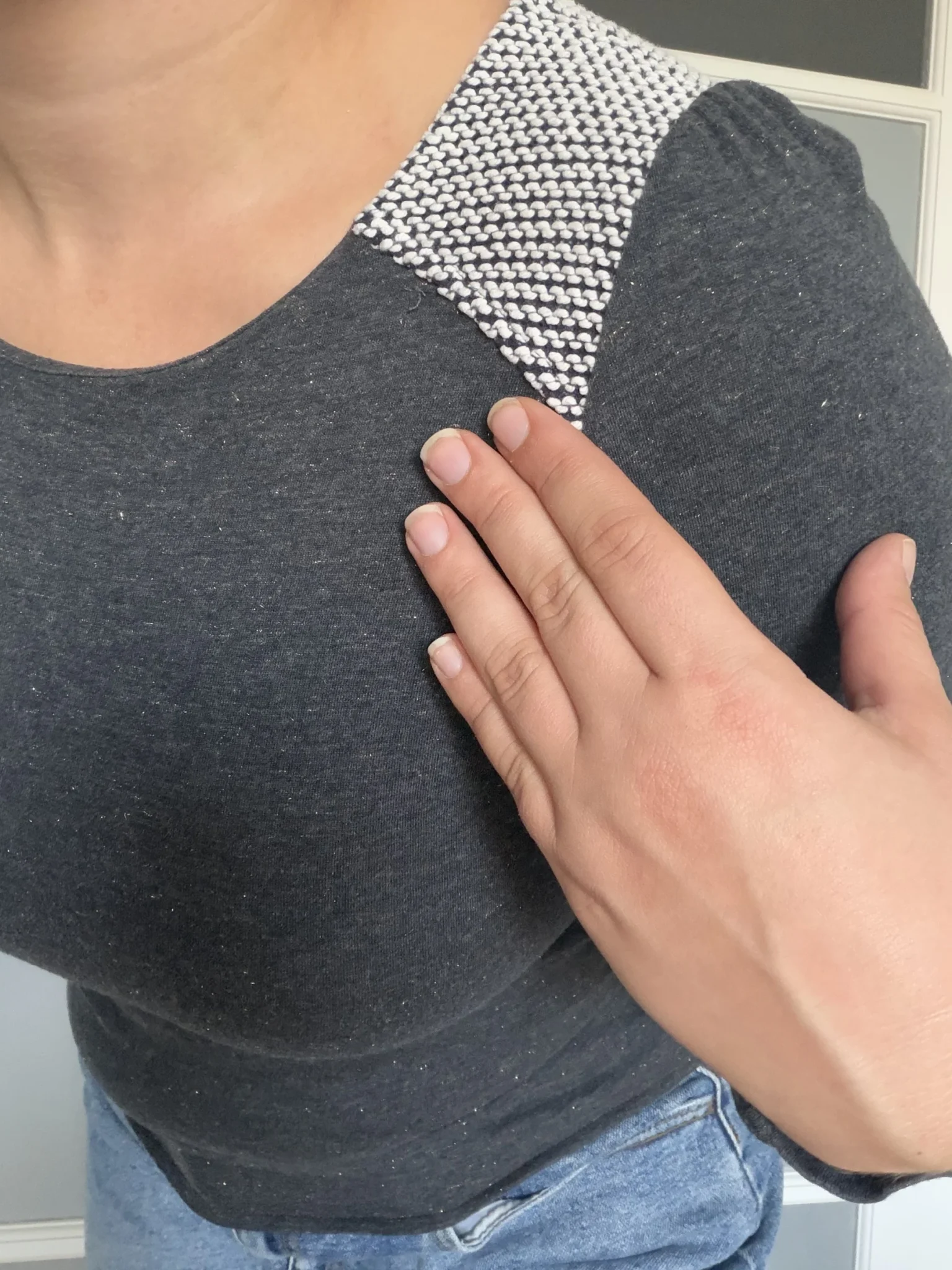 Image for Chandail Sézane taille S gris à paillettes doré et empiècements