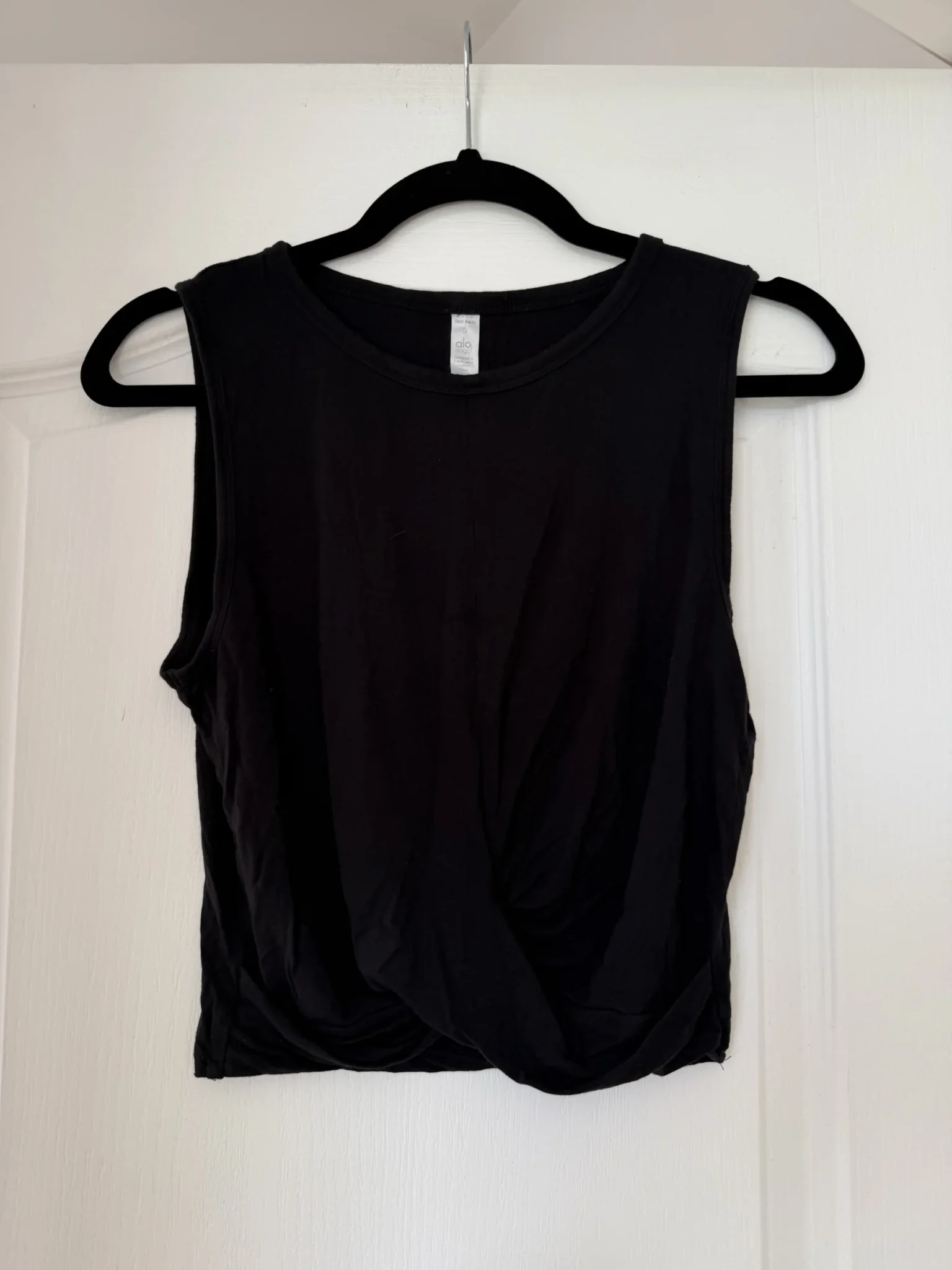 Image for Haut Alo Yoga taille S noir noué sur le devant