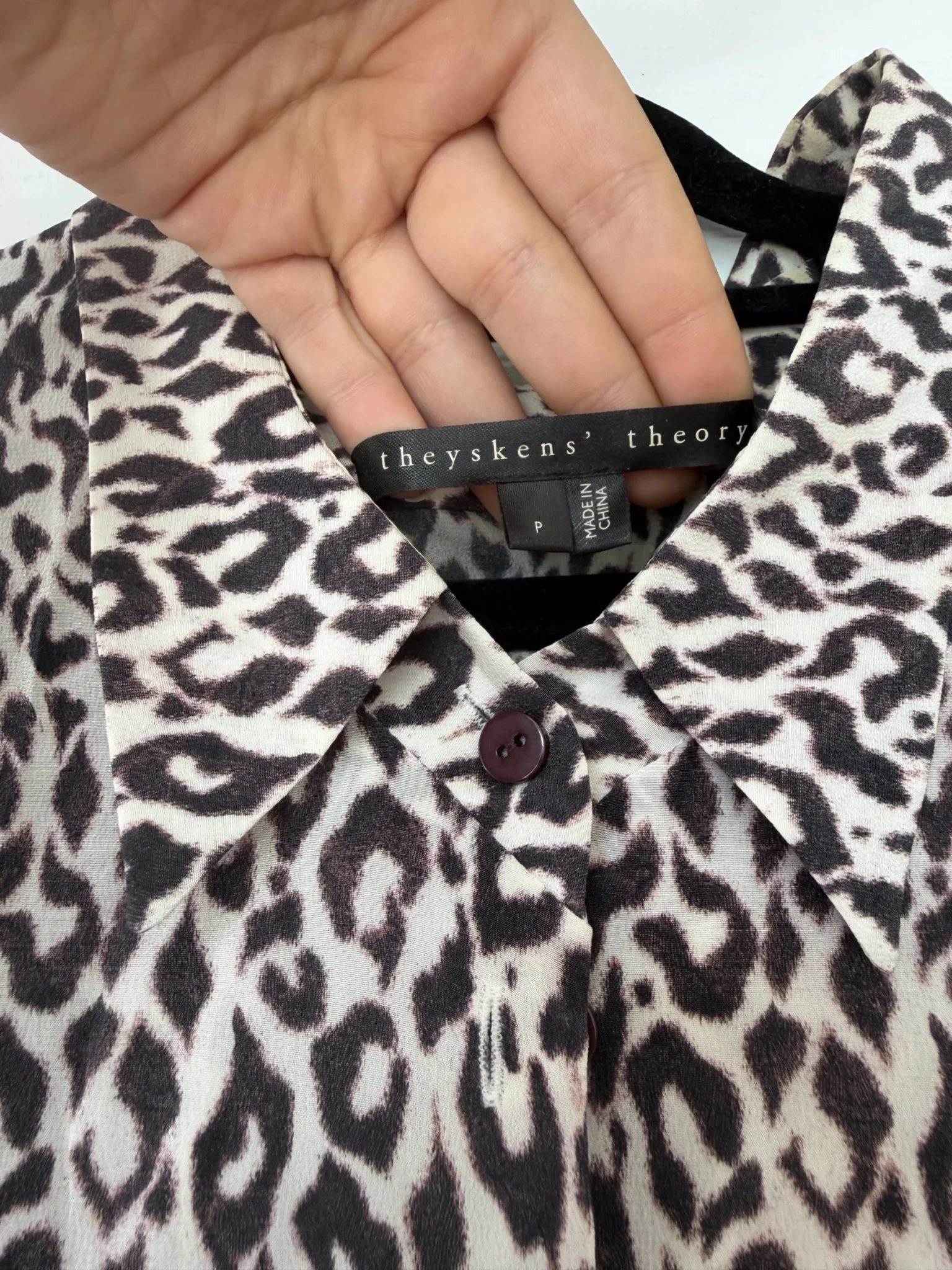 Image for Chemise Theory 100% soie motif léopard écru et marron