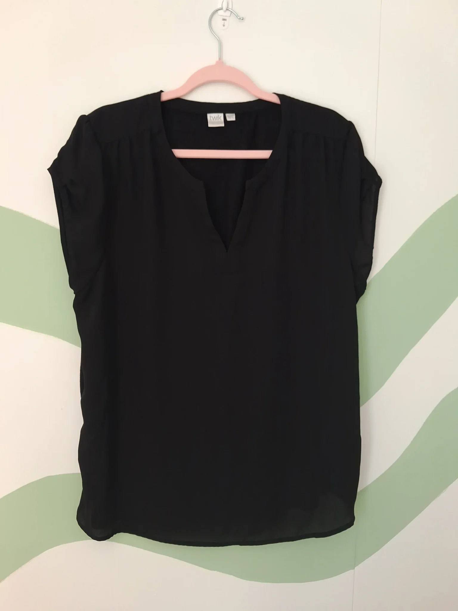 Featured image for Camisole noire Twik