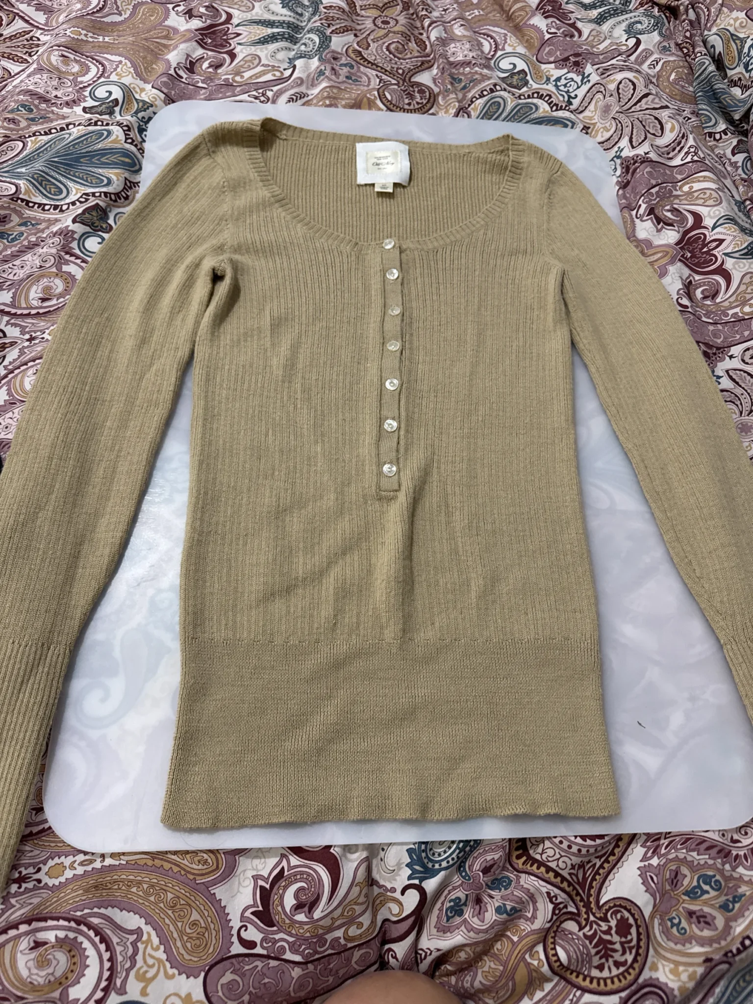 Featured image for Tricot fin avec boutons