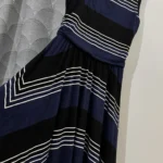 Featured thumbnail for Jolie robe ceintrée
