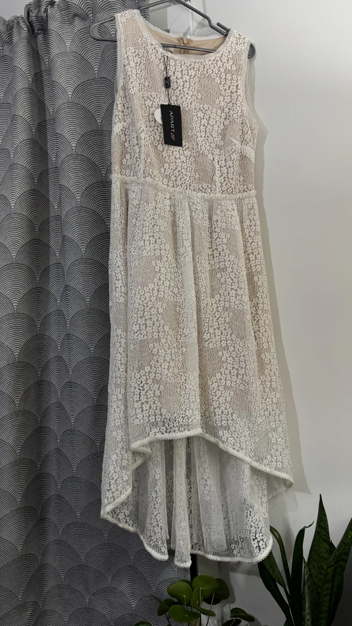 Featured image for Robe en dentelle blanche